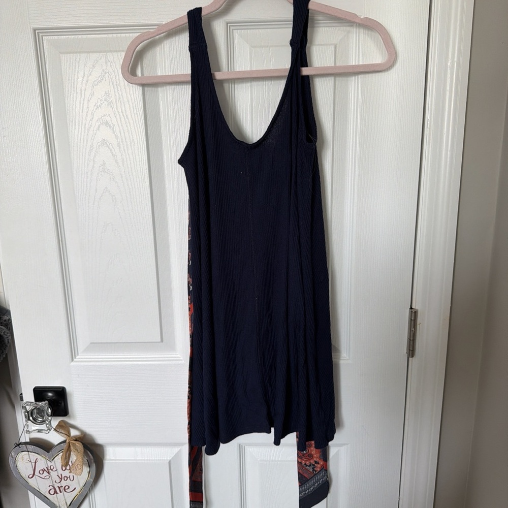 Women’s Navy Blue Sleeveless Tank Top with Patterned Side Panels